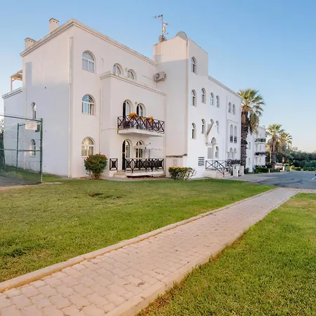 Apartment Garden T1 *